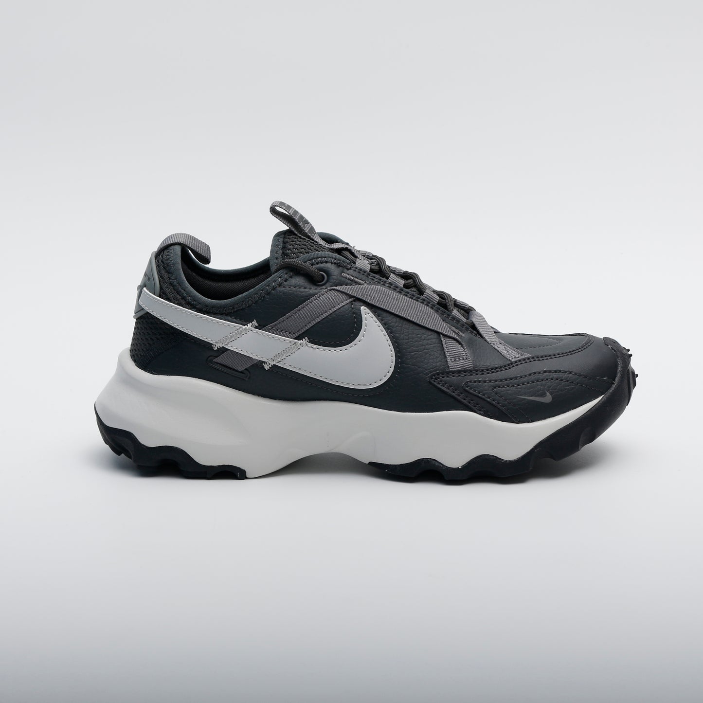 Nike TC 7900 Trainers, Anthracite / Metallic Platinum