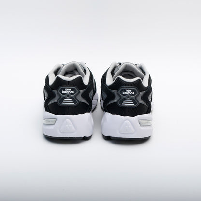 New Balance 725, Black Grey and White