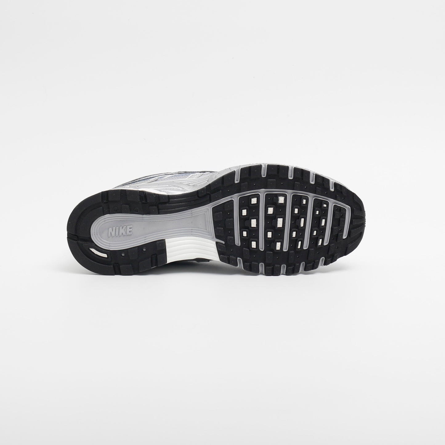 Nike P-6000 Metallic Silver Wolf Grey